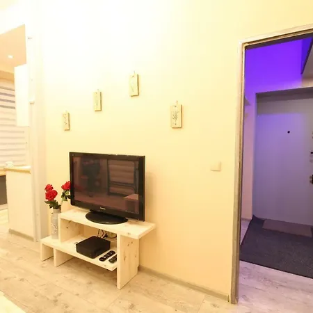 Flat Grunwaldzka Up To 2persons+1 דירה